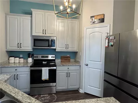 Kitchen - 2022 Stubbs Dr, Bryan, TX 77807 photo 4 of 4