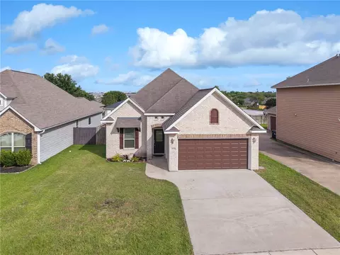 4102 Whispering Creek Dr, College Station, TX 77845
