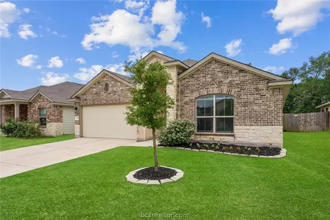 Exterior - 1939 Thorndyke Ln, Bryan, TX 77807 photo 2 of 10