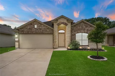 1939 Thorndyke Ln, Bryan, TX 77807