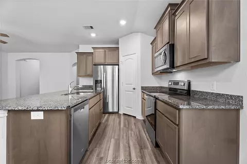 Kitchen - 1939 Thorndyke Ln, Bryan, TX 77807 photo 4 of 4