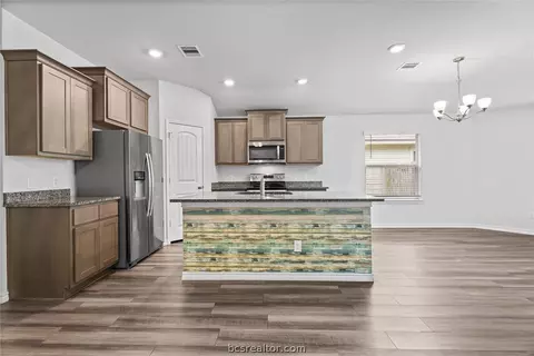 Kitchen - 1939 Thorndyke Ln, Bryan, TX 77807 photo 2 of 4