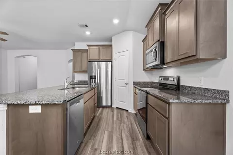 Kitchen - 1939 Thorndyke Ln, Bryan, TX 77807 photo 4 of 4