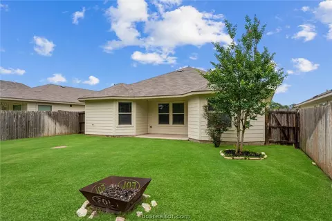 Other - 1939 Thorndyke Ln, Bryan, TX 77807 photo 9 of 12