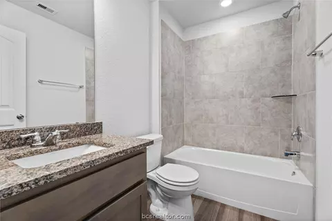 Bath - 1939 Thorndyke Ln, Bryan, TX 77807 photo 2 of 2