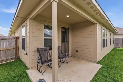 Exterior - 2024 Chief St, Bryan, TX 77807 photo 4 of 5