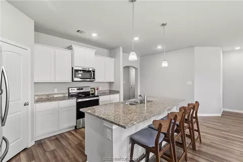 Kitchen - 2024 Chief St, Bryan, TX 77807 photo 5 of 7