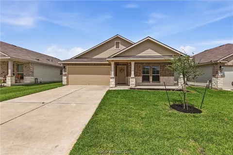 2024 Chief St, Bryan, TX 77807