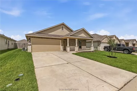 Exterior - 2024 Chief St, Bryan, TX 77807 photo 2 of 5