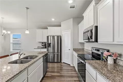 Kitchen - 2024 Chief St, Bryan, TX 77807 photo 2 of 7