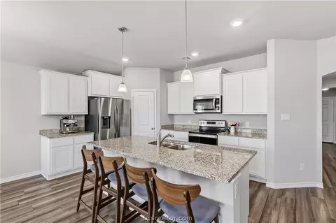 Kitchen - 2024 Chief St, Bryan, TX 77807 photo 3 of 7