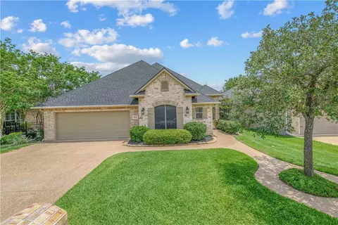 3914 Park Meadow Ln, Bryan, TX 77802