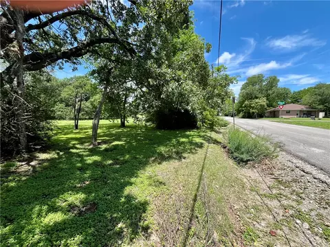 1412 Rollins Ave, Bryan, TX 77803 photo 3