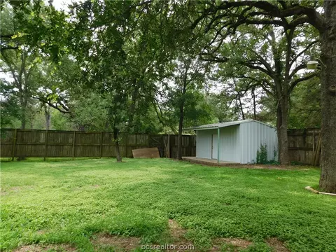 402 Higgs Dr, Bryan, TX 77807 photo 9