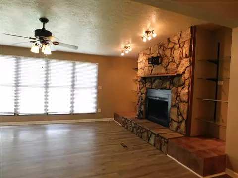 402 Higgs Dr, Bryan, TX 77807 photo 17
