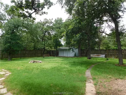 402 Higgs Dr, Bryan, TX 77807 photo 7