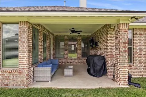 Exterior - 4330 Fox River Ln, Bryan, TX 77802 photo 4 of 5