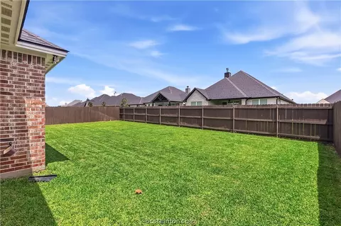 Exterior - 4330 Fox River Ln, Bryan, TX 77802 photo 5 of 5