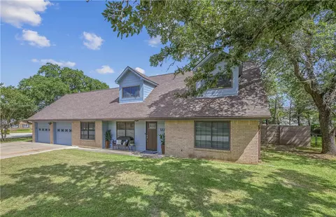 1222 N Ridgefield Cir, College Station, TX 77840