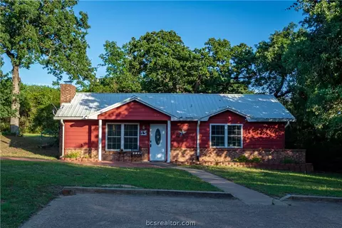 13 Nassau Ln, Normangee, TX 77871