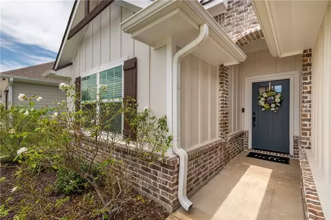 1934 Cambria Dr, Bryan, TX 77807