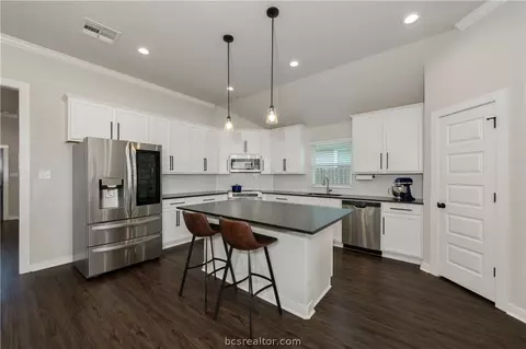 Kitchen - 1934 Cambria Dr, Bryan, TX 77807 photo 6 of 6
