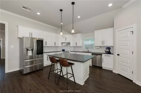 Kitchen - 1934 Cambria Dr, Bryan, TX 77807 photo 6 of 6