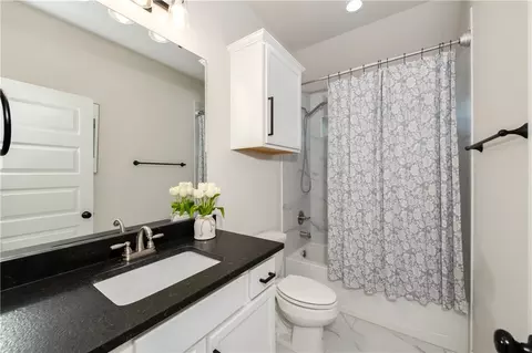 Bath - 1934 Cambria Dr, Bryan, TX 77807 photo 4 of 4