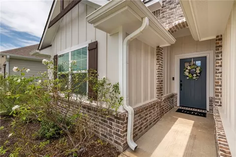 1934 Cambria Dr, Bryan, TX 77807