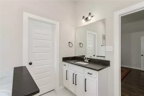 Bath - 1934 Cambria Dr, Bryan, TX 77807 photo 2 of 4