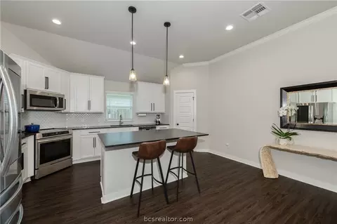 Kitchen - 1934 Cambria Dr, Bryan, TX 77807 photo 5 of 6