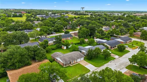 View/Area - 1202 Esther Blvd, Bryan, TX 77802 photo 2 of 7