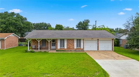 1202 Esther Blvd, Bryan, TX 77802