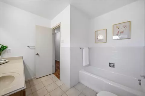Bath - 1202 Esther Blvd, Bryan, TX 77802 photo 2 of 4
