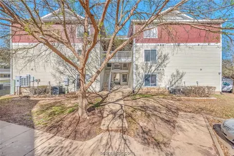 521 SW Parkway 103, College Station, TX 77840