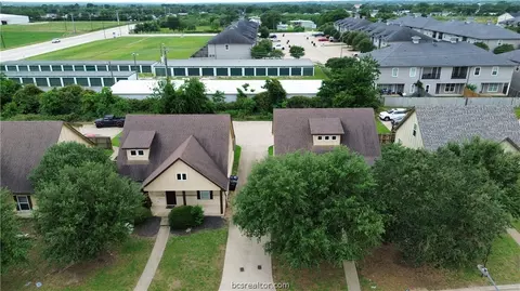 3372 Keefer Loop, College Station, TX 77845