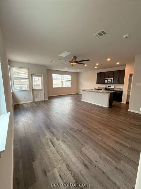 Living - 982 Rice Dr, Bryan, TX 77803 photo 2 of 6