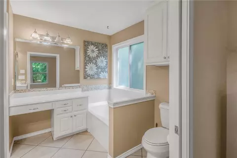 Bath - 9997 Calhoun Rd, Bryan, TX 77808 photo 3 of 6