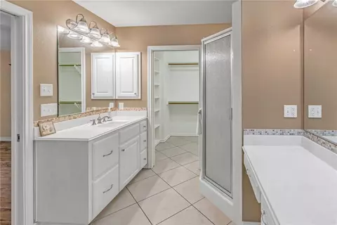 Bath - 9997 Calhoun Rd, Bryan, TX 77808 photo 4 of 6