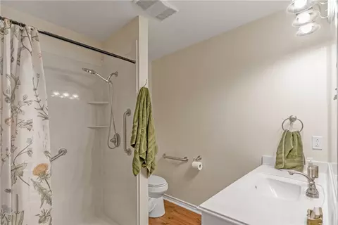 Bath - 9997 Calhoun Rd, Bryan, TX 77808 photo 6 of 6