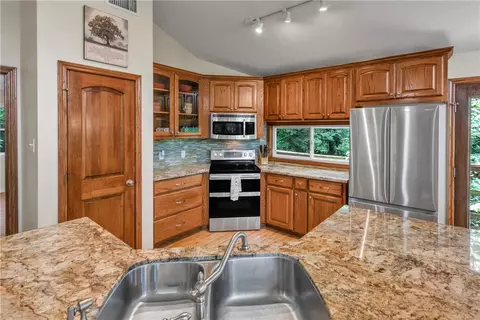 Kitchen - 9997 Calhoun Rd, Bryan, TX 77808 photo 3 of 4