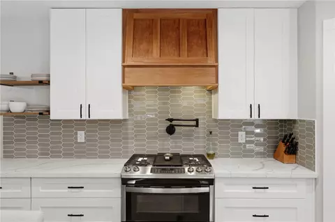 Kitchen - 515 Crescent Dr, Bryan, TX 77801 photo 3 of 5
