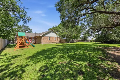 Exterior - 515 Crescent Dr, Bryan, TX 77801 photo 9 of 9