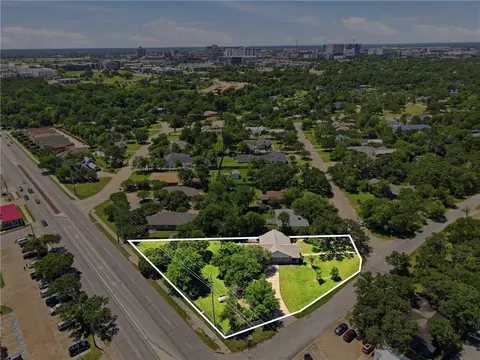 View/Area - 515 Crescent Dr, Bryan, TX 77801 photo 4 of 5