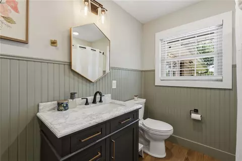 Bath - 515 Crescent Dr, Bryan, TX 77801 photo 3 of 5