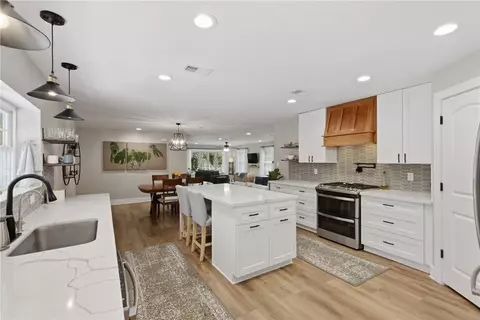 Kitchen - 515 Crescent Dr, Bryan, TX 77801 photo 4 of 5