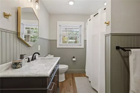 Bath - 515 Crescent Dr, Bryan, TX 77801 photo 4 of 5