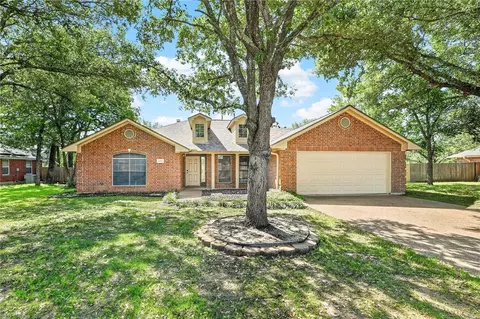 2925 Mirrormere Cir, Bryan, TX 77807