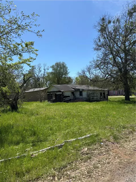 206 Cedar N, Calvert, TX 77837