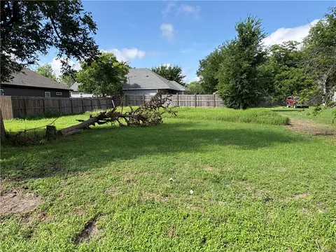 1507 Conroy St, Bryan, TX 77808 photo 2